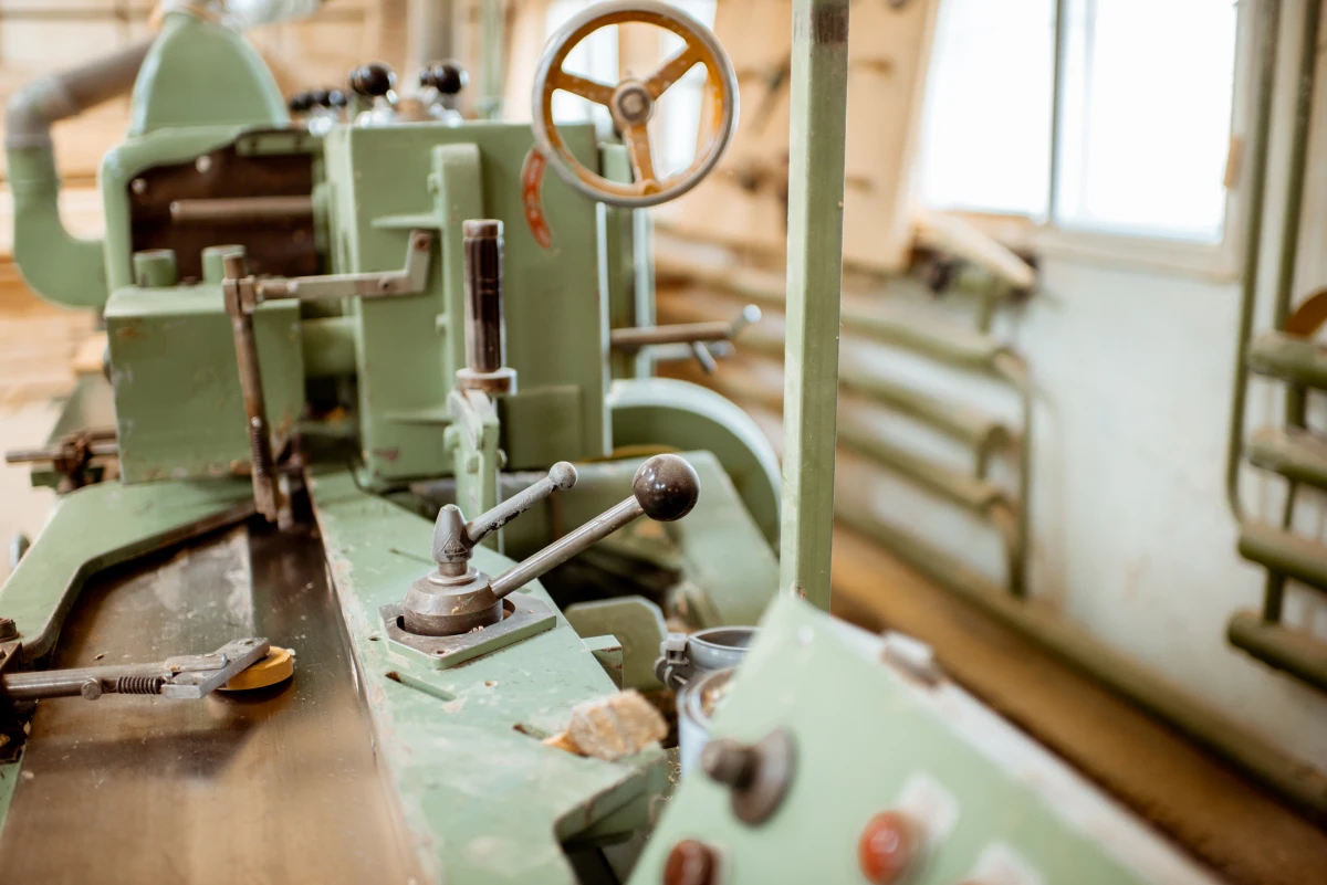 Guide Expert: Techniques Clés pour un Assemblage de Bois Réussi